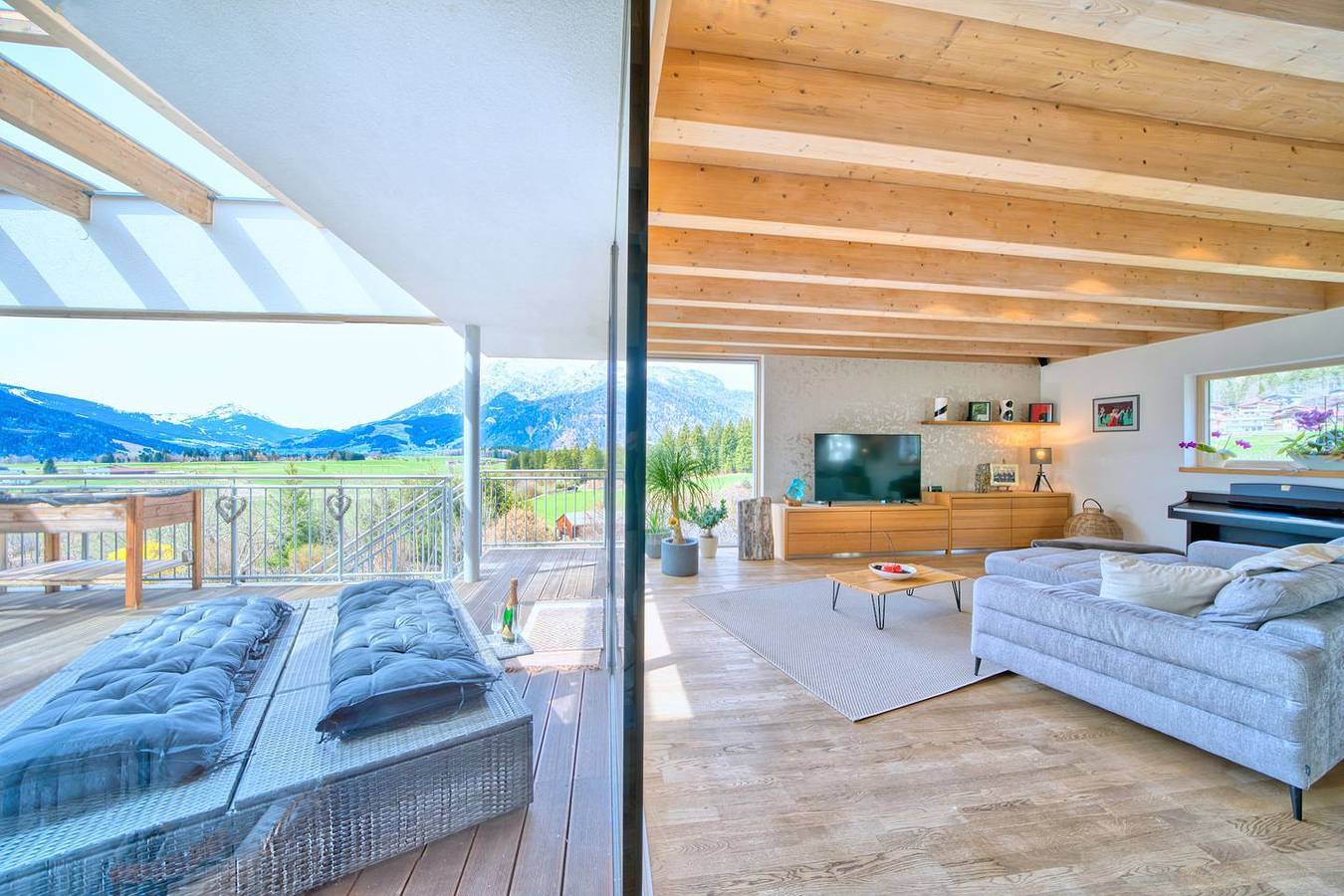 Exklusives 200 m² Ferienhaus mit Schwimmteich und überdachter Panoramaterrasse in Saalfelden am Steinernen Meer, Steinernes Meer
