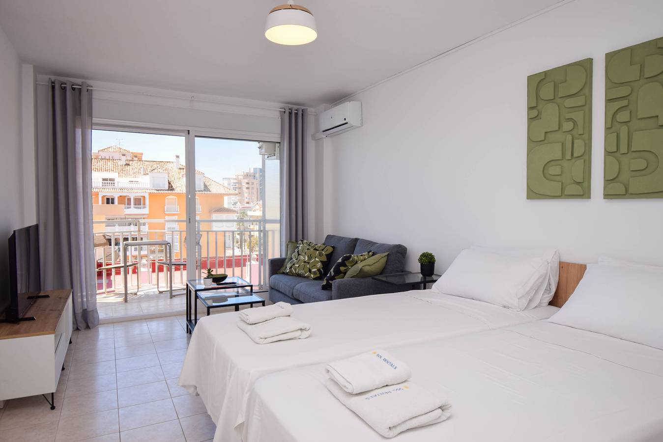 Entire studio, Ref: 230. Fully renovated seafront studio with pool in Torreblanca (Fuengirola), Fuengirola