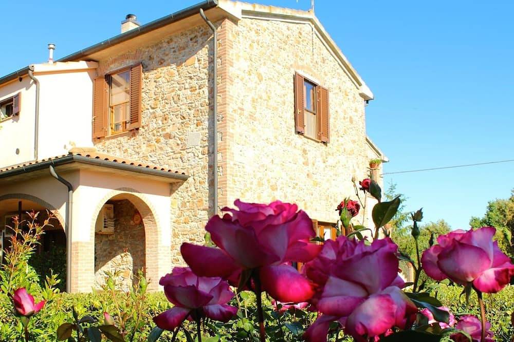 1 Ribocchi Ferienhaus: Zweizimmerwohnung Mit Pool, Meer, Thermen Und Mittelalterlichen Dörfern in Campiglia Marittima, Etruskische Küste