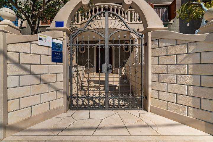 Zimmer mit Balkon und Meerblick Sumartin, Brac S-13285-a in Sumartin, Brac