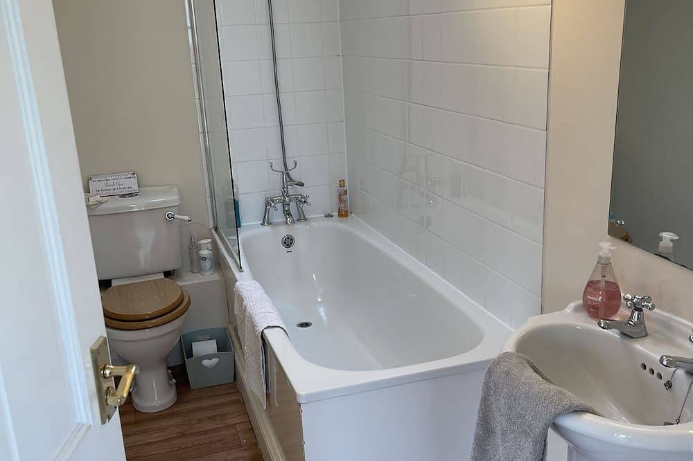 A one bedroom self catering property in an idyllic valley setting. in Stroud, Gloucestershire
