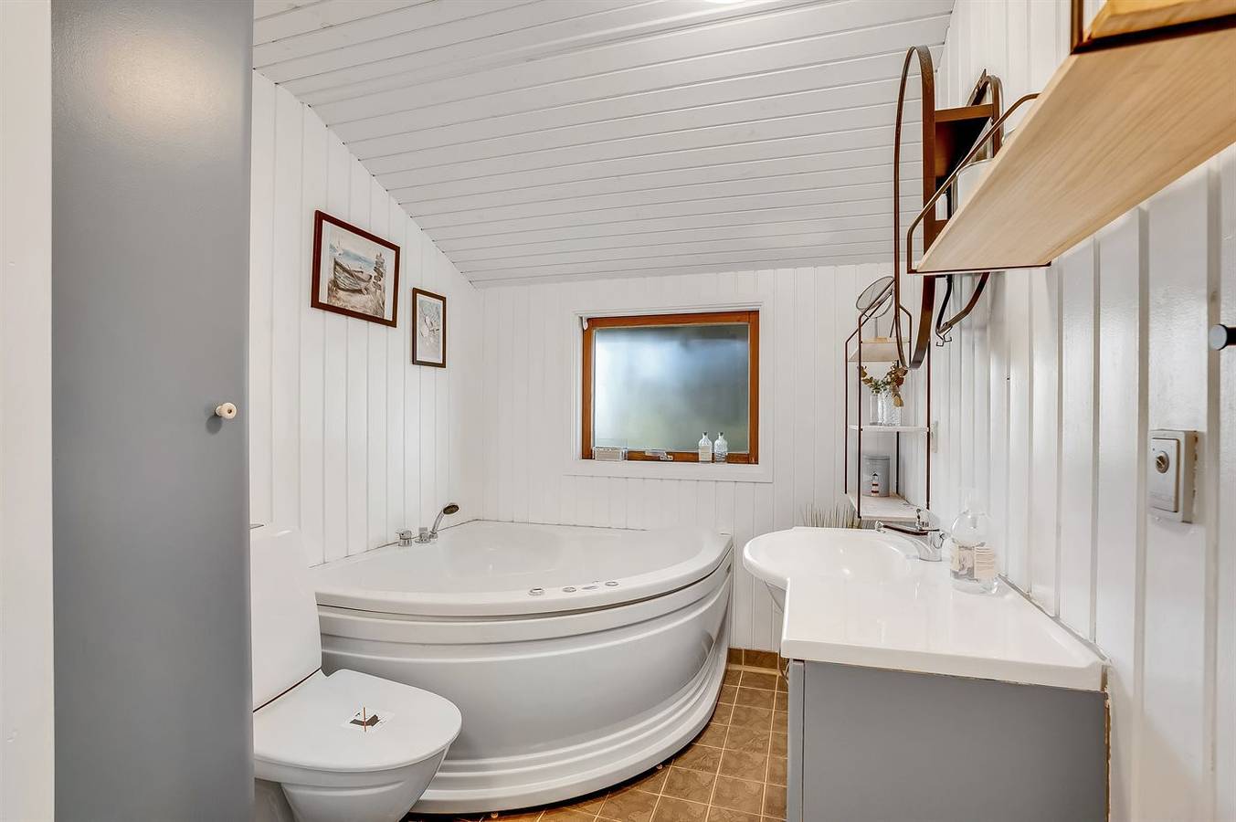Nice home in Væggerløse w/ Wifi and 4 Bedrooms in Væggerløse, Swedish Baltic Sea