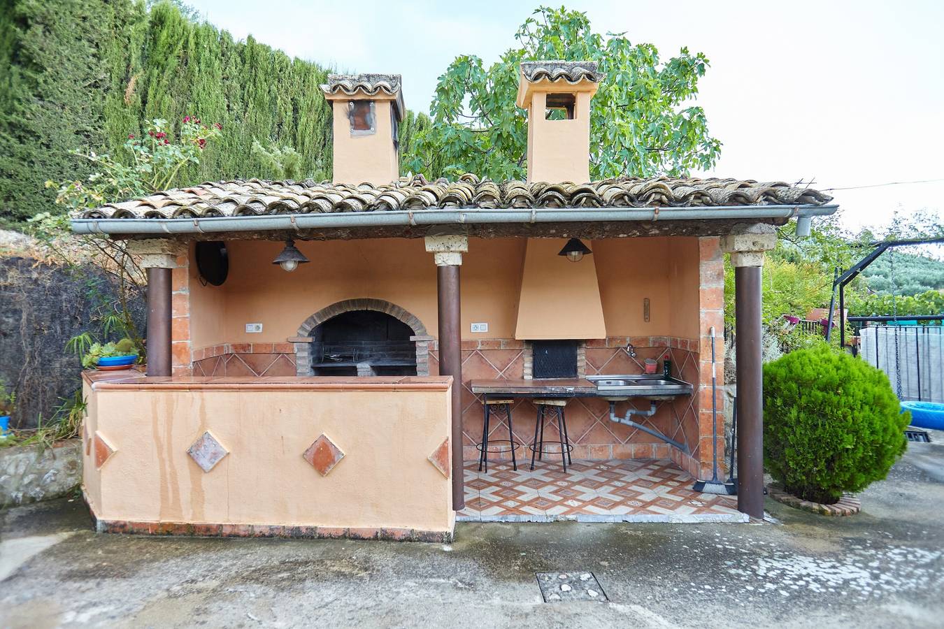 Casa rural 'Cortijo De Las Flores' con piscina compartida, terraza y jardín in La Iruela, Provincia de Jaén