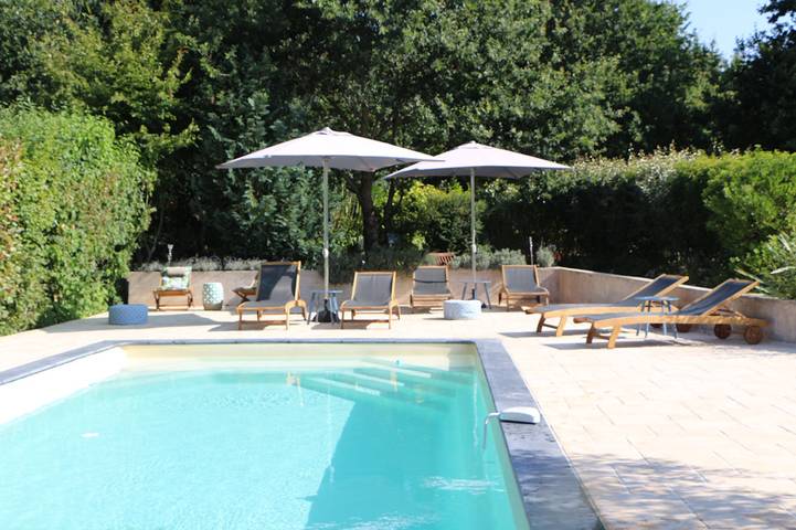 Gîte pour 3 personnes, avec jardin ainsi que piscine et terrasse - 1