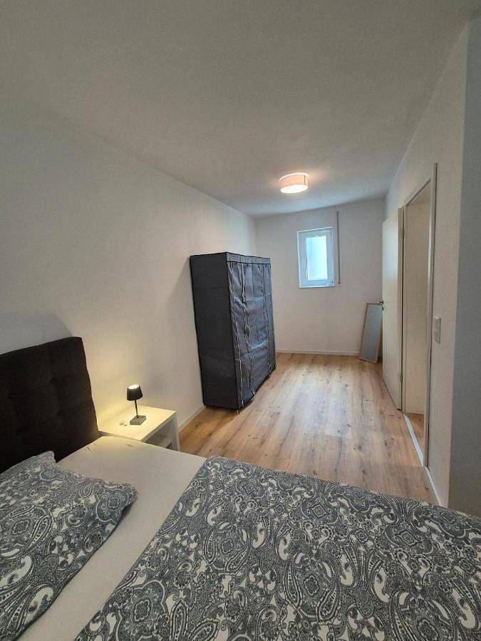 Ganze Wohnung, Großzügige 100 qm Wohnung mit 2 Schlafzimmern und großem Wohnzimmer in Bad Abbach, Ostbayern