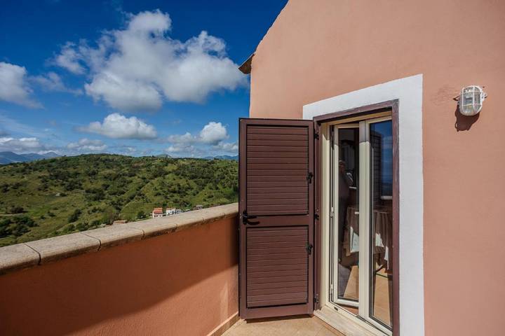 Appartamento per 7 persone, con balcone e panorama in Grisolia
