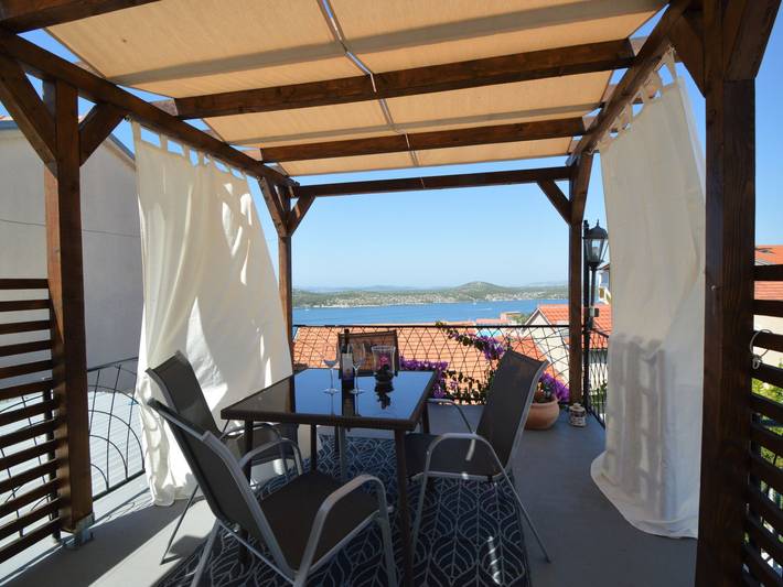 Ferienhaus für 5 Personen, mit Terrasse und Garten in Sibenik - 2