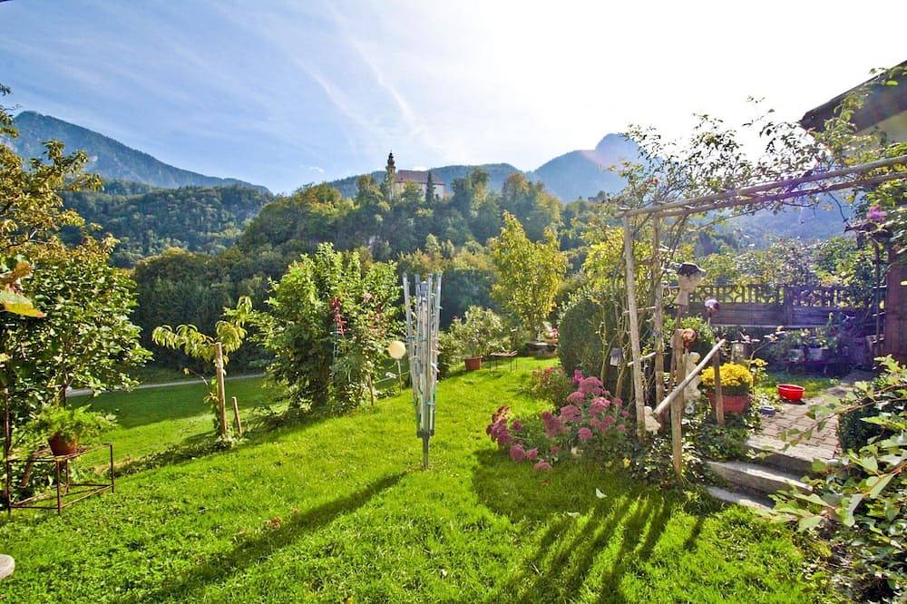 Ganze Wohnung, Appartement mit Balkon für 1 - 2 Personen mit herrlichem Talblick und Terrasse in Bad Reichenhall, Berchtesgadener Alpen