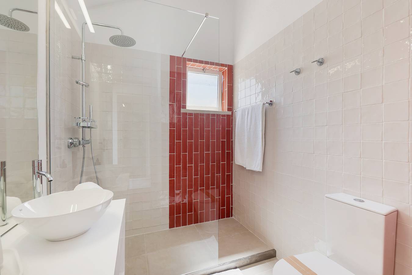 Renovada na Galé 2026 | Piscina Privada | Praia a 5 Minutos a Pé in Guia, Faro Distrikt