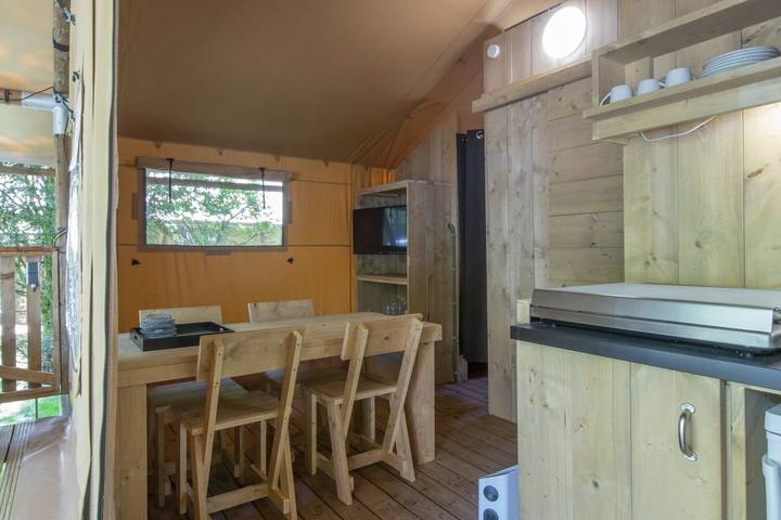 Zelt für 4 Personen, mit Terrasse und Pool in Kijkduin - 2