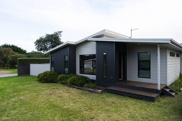 Holiday home for 8 people, with garden and balcony in Gippsland