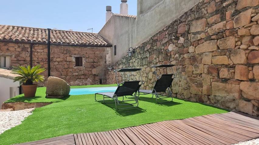 Casa de vacaciones para 7 personas, con jardín además de terraza y piscina - 1