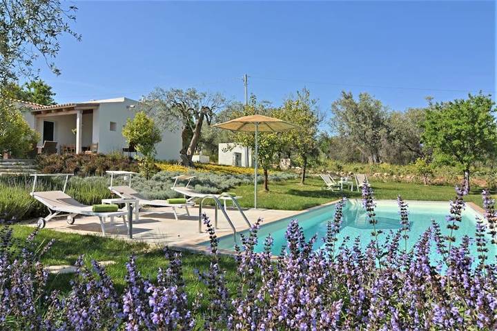 Villa per 5 persone, con piscina e giardino nonché panorama a Noto