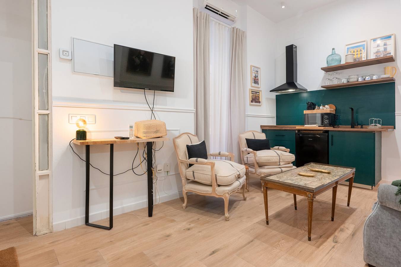 Geheel appartement, Appartement 'Charming In Sevilla' met Wi-Fi en airconditioning in Casco Antiguo, Sevilla