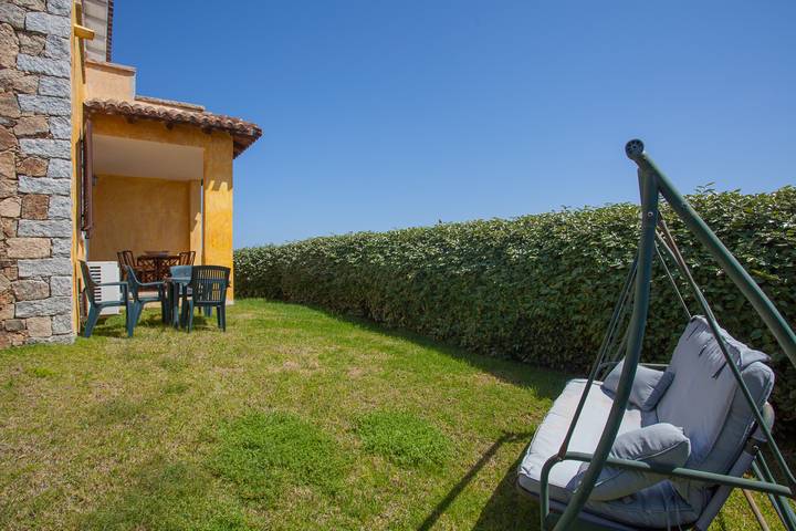 Gîte pour 4 personnes, avec piscine et terrasse à Pittulongu - 4