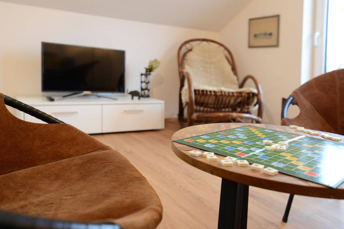 Ganze Wohnung, Geräumige Wohnung über 2 Stockwerke mit Süd-Ost-Balkon und Spielplatzblick. in Friedrichshafen, Region Bodensee-Oberschwaben