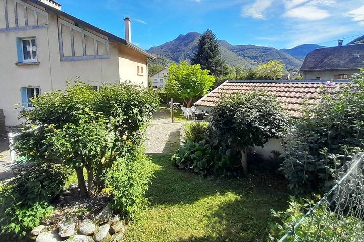 Location de vacances pour 7 personnes, avec jardin et jacuzzi à Sarrancolin