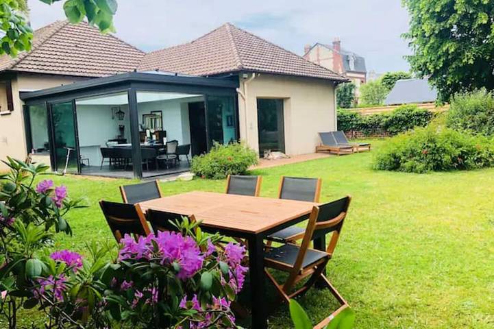 Ferienhaus für 15 Personen, mit Garten und Whirlpool