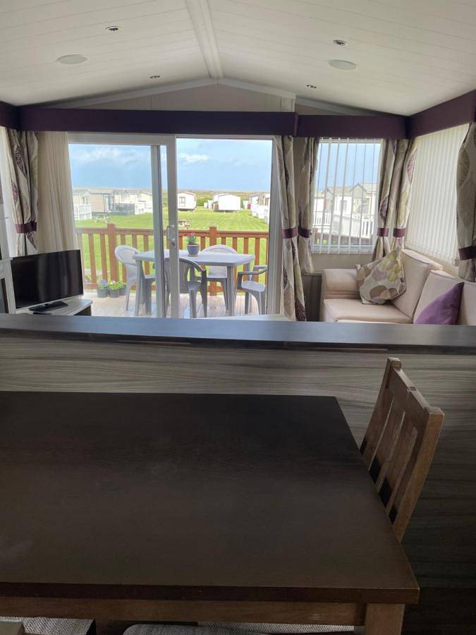 Glamping for 6 people, with Balcony and Terrace as well as Garden and View in Croyde