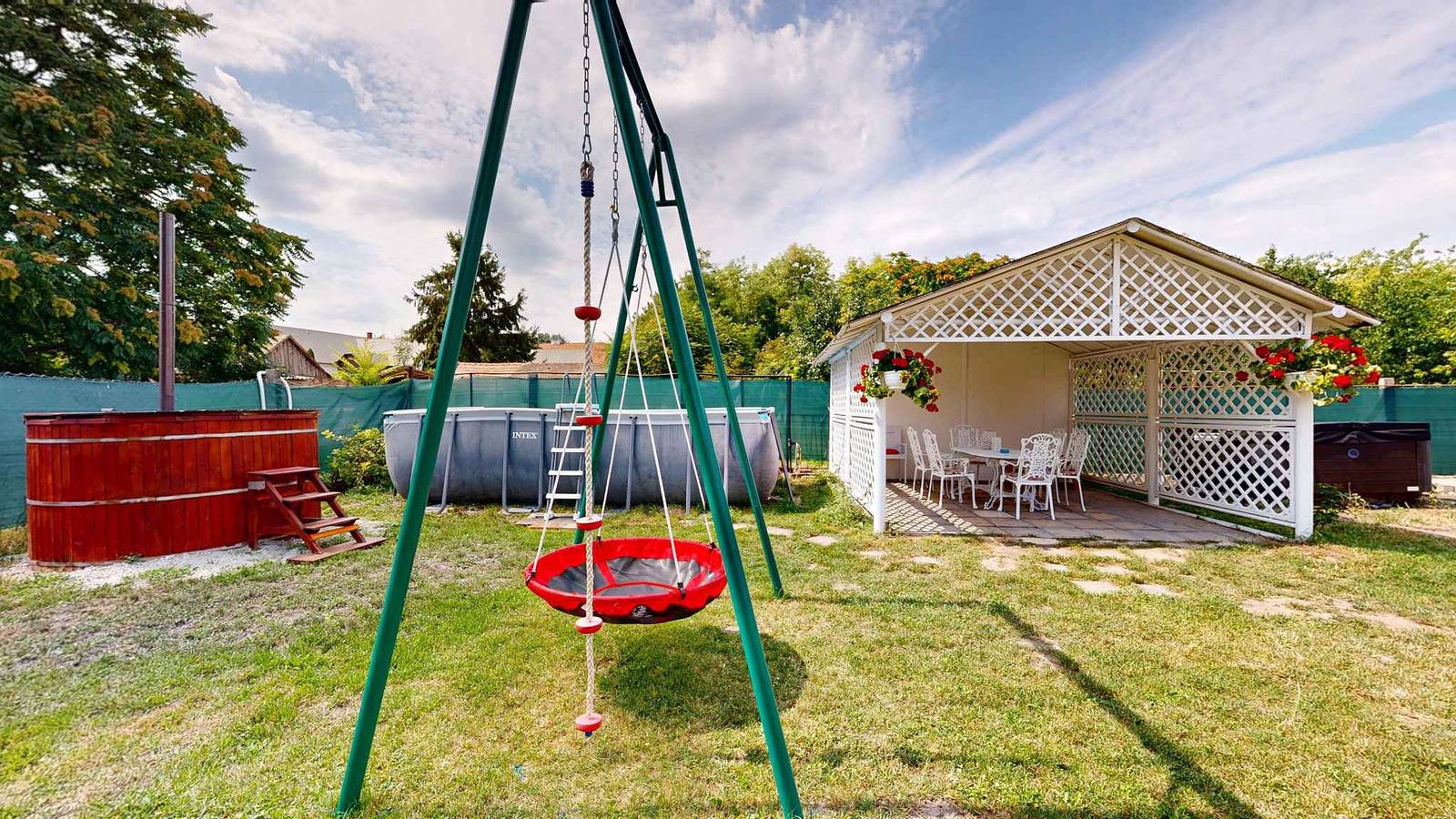 Ganze Ferienwohnung, Ferienwohnung mit Sauna, Pool, Whirlpool und Badefass in Balatonszabadi, Siófok und Umgebung