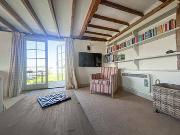 Log Cabin for 5 People in Wittersham, High Weald, Photo 3