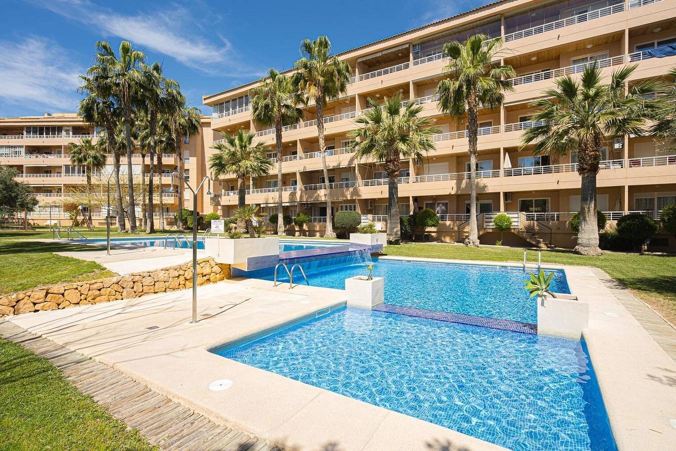 Apartamento entero, Apartamento "Alborada Golf 1 3d Spaniahome" con vistas a la montaña, piscina compartida y Wi-Fi in L'Albir, Alfàs del Pi
