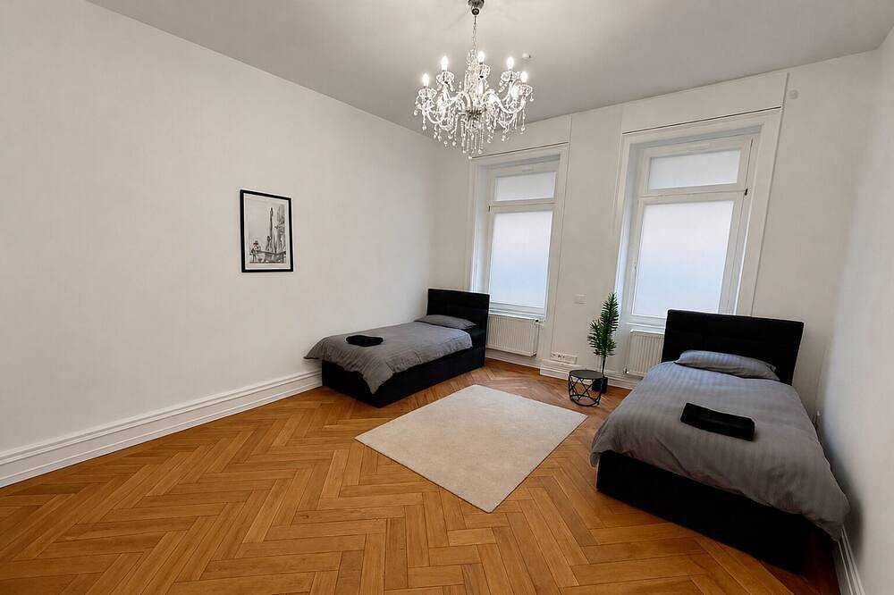 Ganze Wohnung, Offenbach 200m2 9 Betten O1 in Offenbach am Main, Offenbach