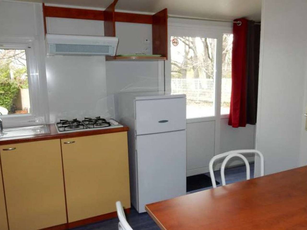 Acogedor Mobil-home 4 Pers. con Terraza in Tallard, Gap region