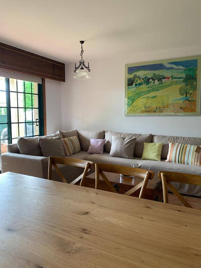 Location de vacances pour 7 personnes, avec terrasse ainsi que piscine et jardin à O Grove - 2