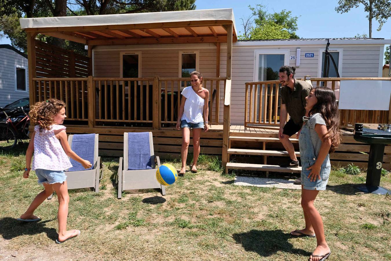 Mobilehome mit Klimaanlage und Terrasse mit Meerblick  in Novigrad, Tar-Vabriga