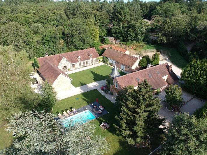 Chambre d’hôte pour 2 personnes, avec Terrasse et Jardin ainsi que Piscine et Vue
