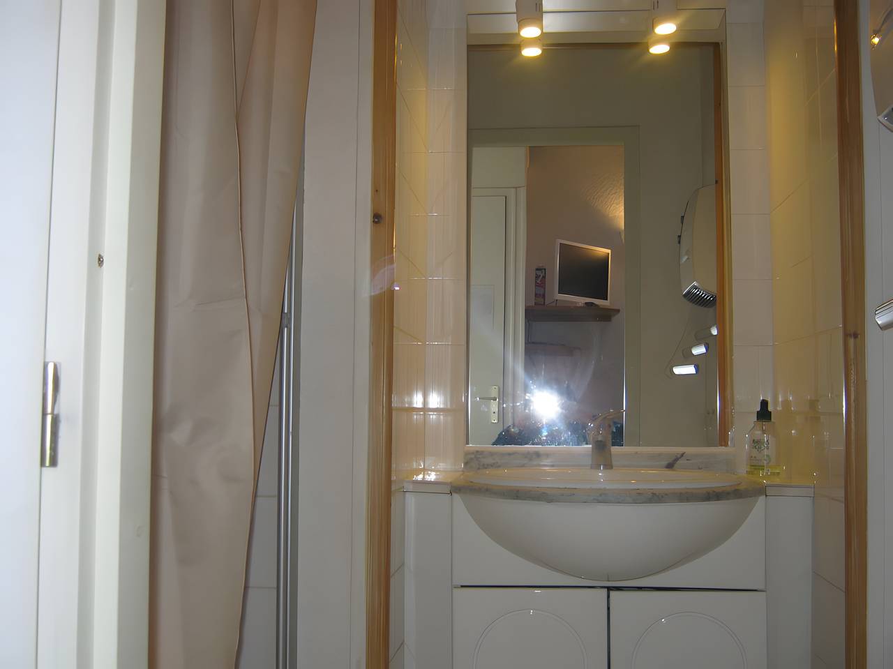 Appartement 'Studio' met Privéterras en Gedeelde Tuin, foto 8