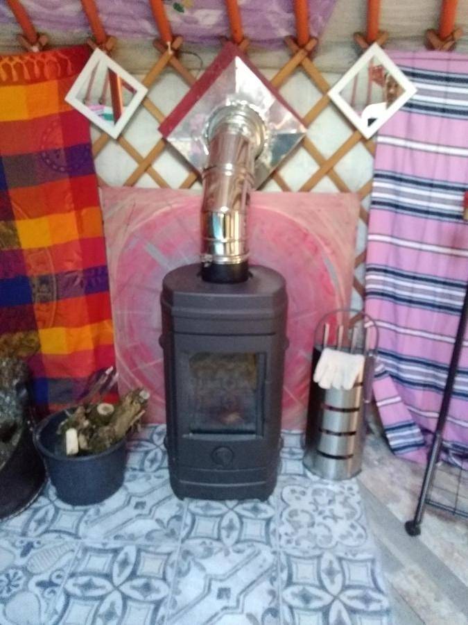 Tente pour 4 personnes, avec jardin et vue dans le Lot - 4