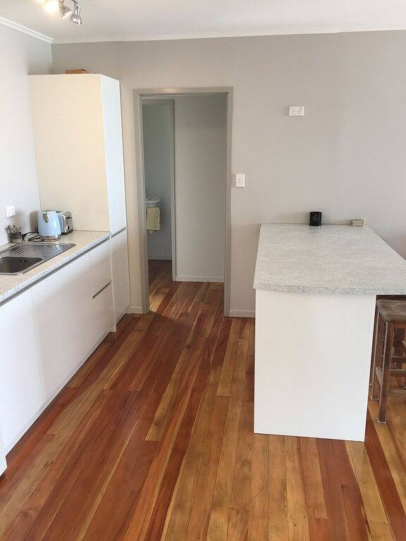 * Neuer Eintrag * Eine leere Leinwand mit einer Vollansicht. in Whangarei District