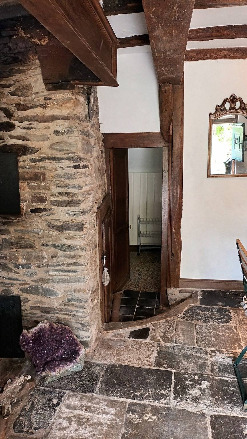 Ganze Ferienwohnung, Urgemütlicher Winkelhof "La ferme von 1634" mit Terrasse in Einruhr, Simmerath