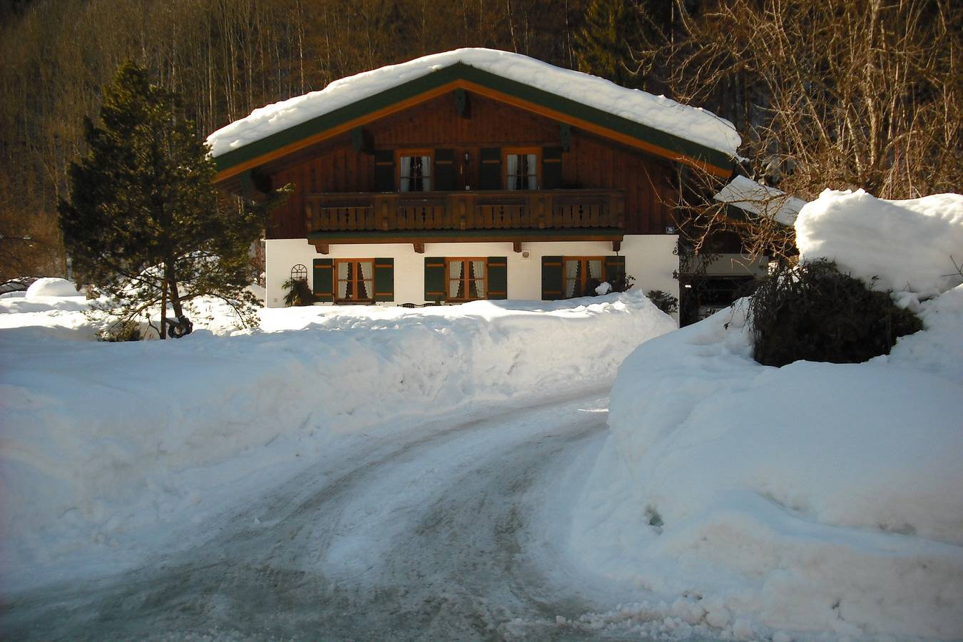 Geheel vakantieappartement, Ferienwohnung Hinterreiter inkl. Chiemgaukarte - Holiday flat at the fairytale forest 48sqm, balcony, 1 bedroom a. 1 bed-sit room in Ruhpolding, Beierse Alpen