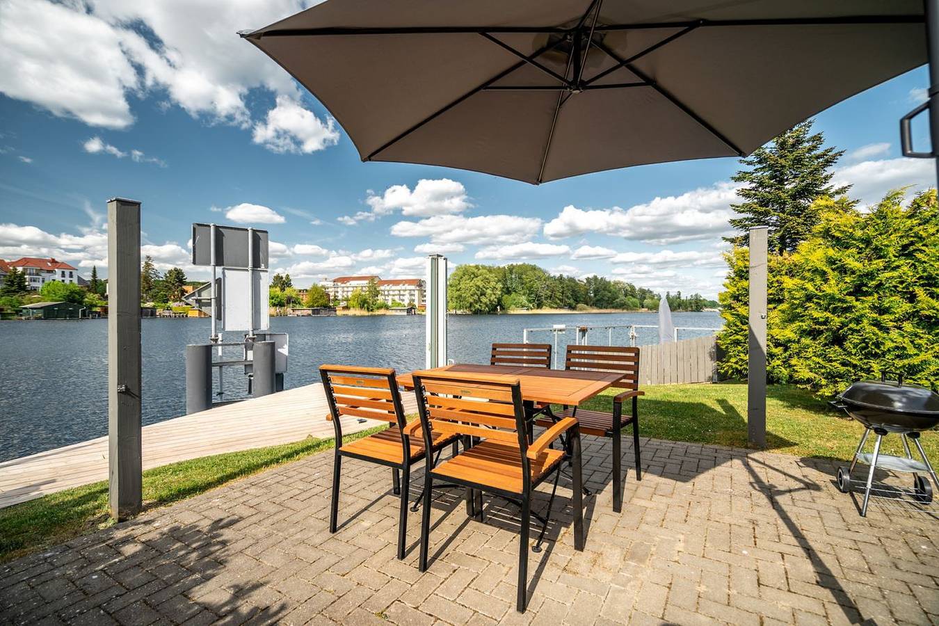 Appartement entier, Ferienwohnung Blue Sea im Herzen von Malchow mit Seeblick und Kamin in Malchow, Fleesensee