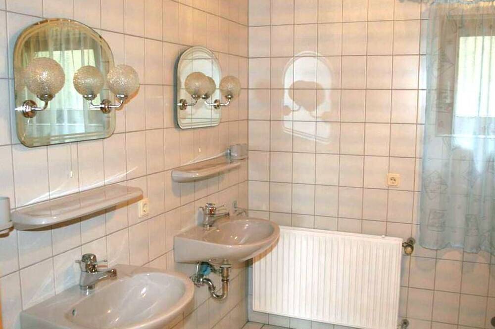 Apartment in Waldn für 7 mit Aussicht Von Belvilla in Prackenbach, Ostbayern