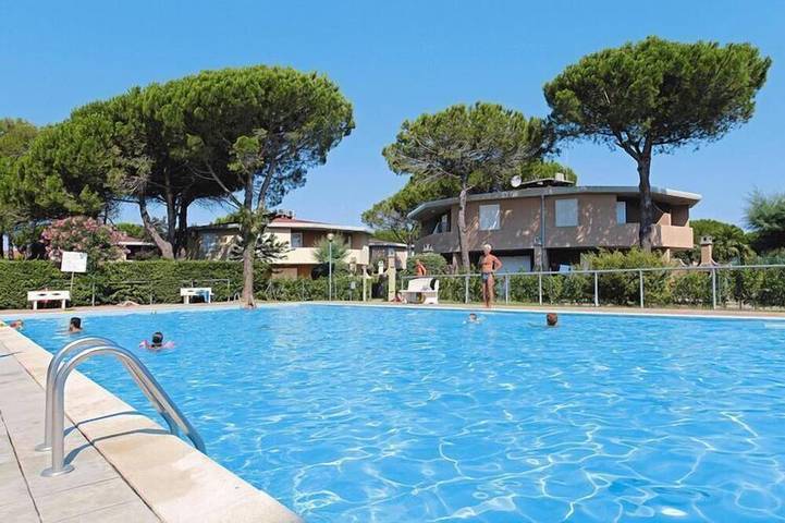 Resort per 2 persone, con terrazza e piscina, con animali domestici in Bibione
