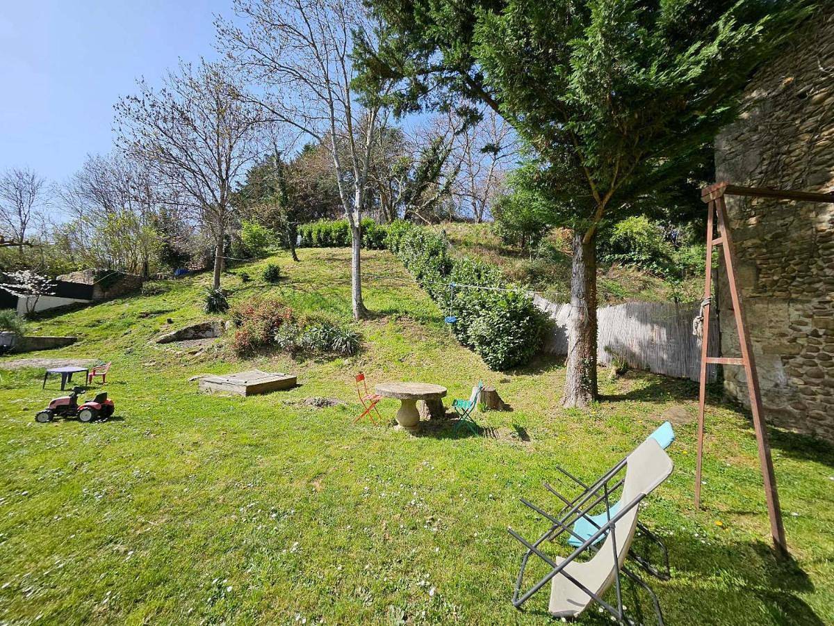Appartement entier, One-Bedroom Apartment in Châteauneuf-de-Galaure, Région de Valence