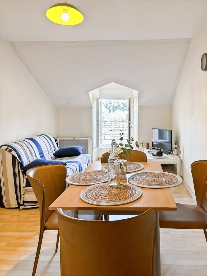 Appartement entier, Duo d'apparts privatifs - 6 pers - Laroquebrou in Laroquebrou, Région d'Aurillac