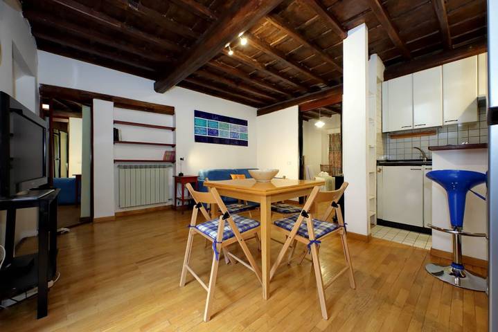 Ganze Wohnung, Ferienwohnung für 4 Personen mit Balkon/Terrasse in Trastevere, Rom