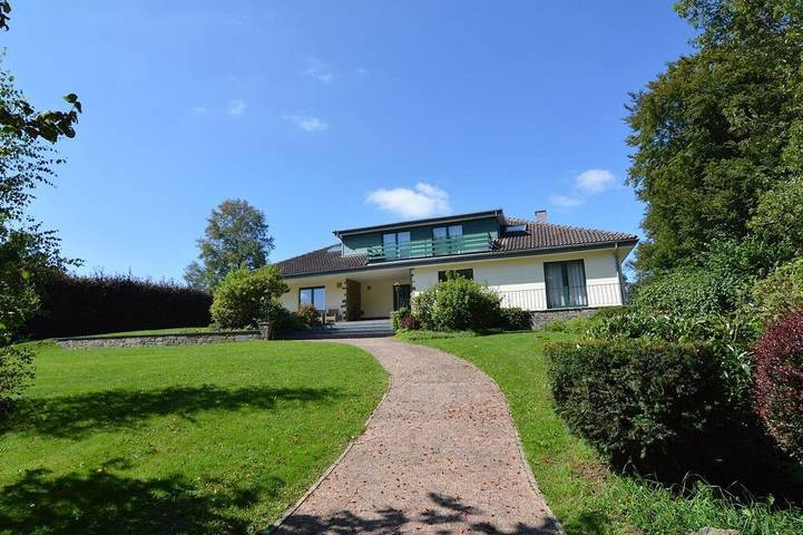 Villa pour 18 personnes, avec sauna ainsi que jardin et terrasse à Waimes