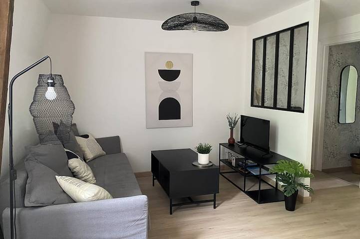 Ganze Wohnung, Atelier d'Arches, charming 2-bedroom apartment for 4 people in a beautiful historic building in Charleville-Mézières, Ardennen