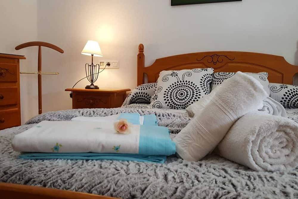 Tolles Haus Mit Jacuzzi Exterior Und Pool In Der Nähe Des Naturparks, Strand 20 Minuten in Venta Baja, Alcaucín