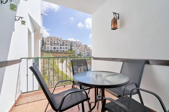 Entire apartment, Apartment 'Casa Clare' with Mountain View, Shared Pool and Wi-Fi in Frigiliana Road, Frigiliana