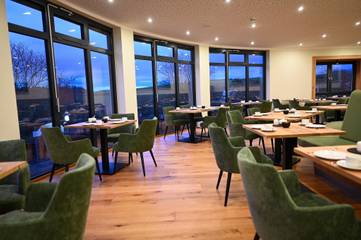 Hotel für 4 Personen in Boos, Osteifel, Bild 1