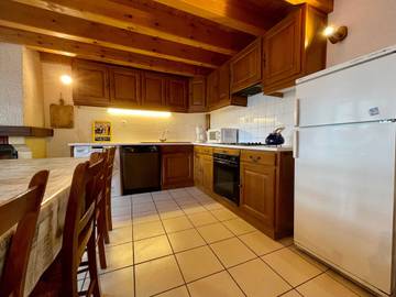 Gîte pour 8 Personnes dans Saint-Pierre-du-Champ, Parc Naturel Régional Livradois-Forez, Photo 2