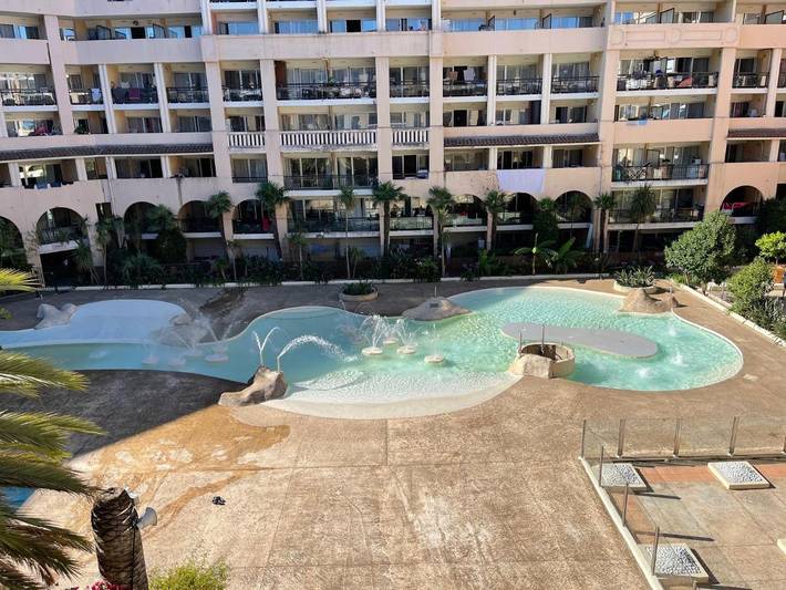 Gîte pour 4 personnes, avec piscine ainsi que balcon et jacuzzi dans Office De Tourisme Cannes La Bocca