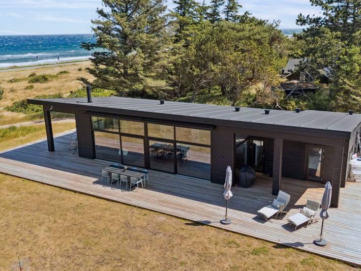 Ferieudlejning for 8 personer, med Jacuzzi og Terrasse samt Sauna i Sjællands Odde